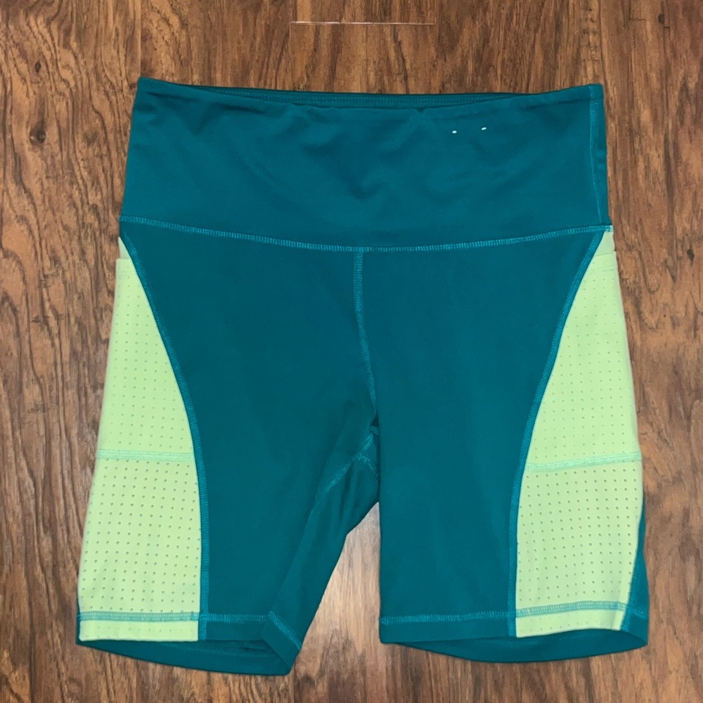 LIKE NEW Xersion Women’s Biker Shorts - Teal/Lime Green - Large